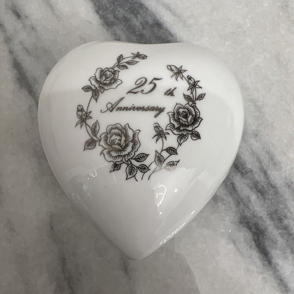 Enesco Designed‎ Giftware Tiawan 25th anniversary heart trinket box